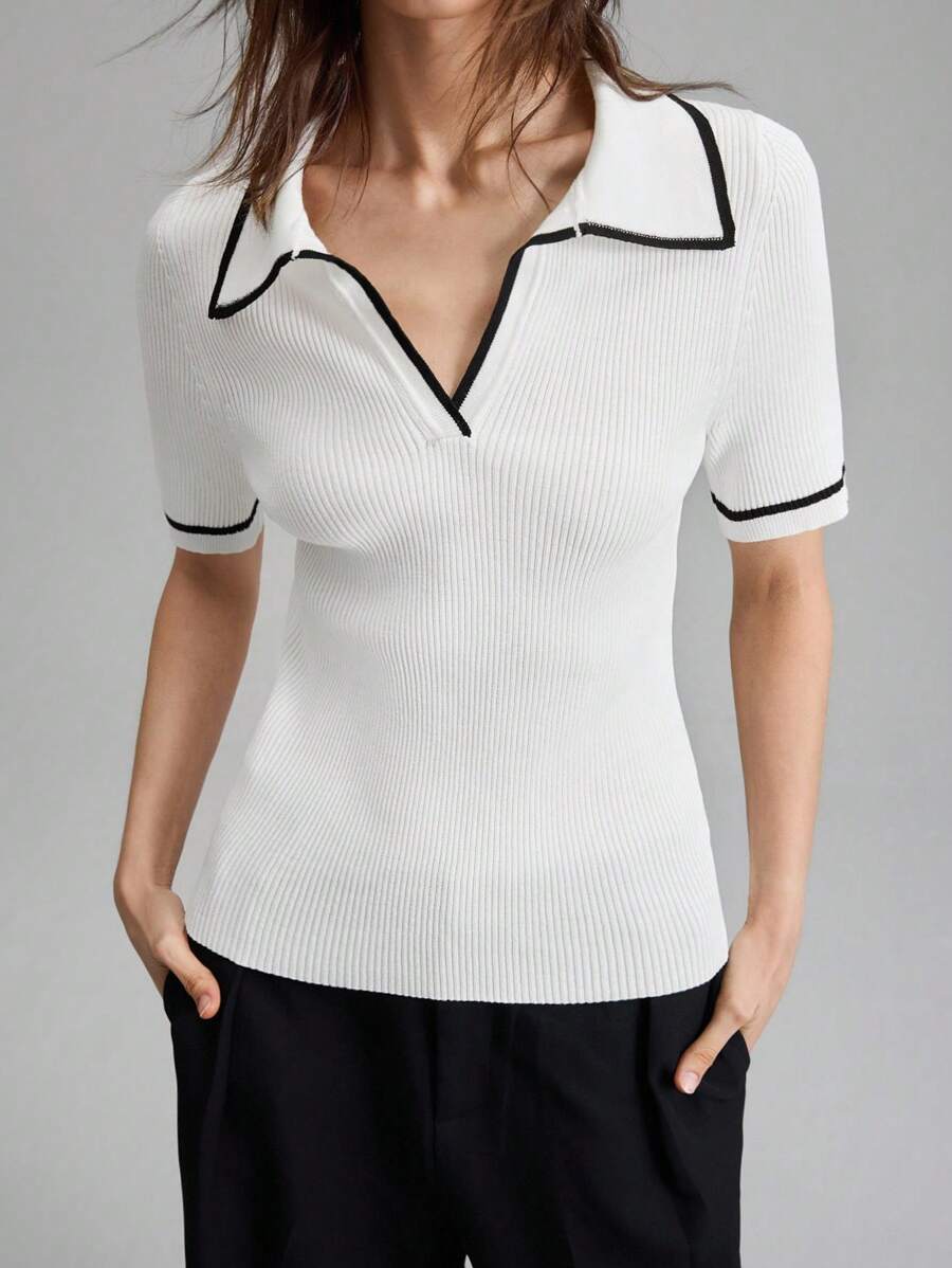 Ontre 2025年秋冬季节服装、返校季服装、万圣节服装、圣诞节服装、女教师制服、夜间外出服装、商务休闲针织上衣、黑白撞色边饰Polo衫、针织毛衣 - 白色 - 查看 1