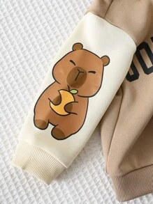 Cozy Pixies Bộ 2 áo nỉ phong cách hoạt hình thường ngày cho bé trai có họa tiết chữ và miếng vá màu tương phản, kết hợp với quần bo gấu màu tương phản, cạp chun, thu/đông - Nhiều màu - Xem 9