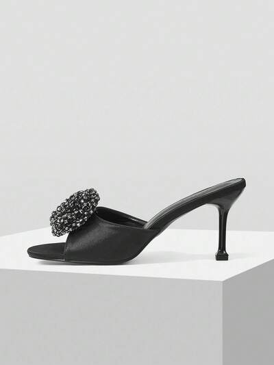 Sandálias de Salto com Aplicações em Couro PU