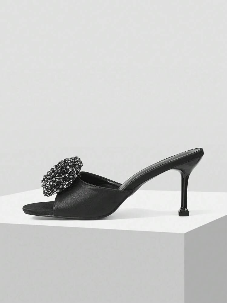 APPLIQUES PU LEATHER HEELED SANDALS