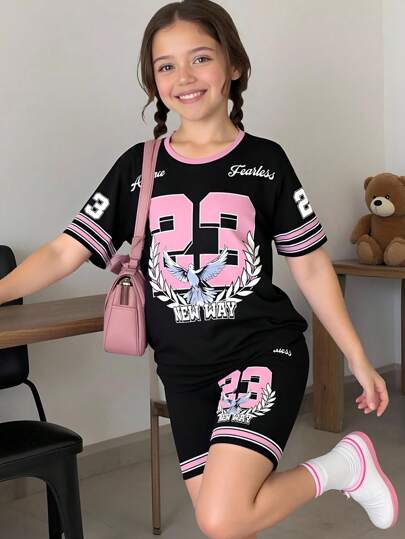 SHEIN 2 件套青少年女孩白鸽印花撞色圆领宽松 T 恤和黑色针织紧身短裤运动套装，夏季街头时尚