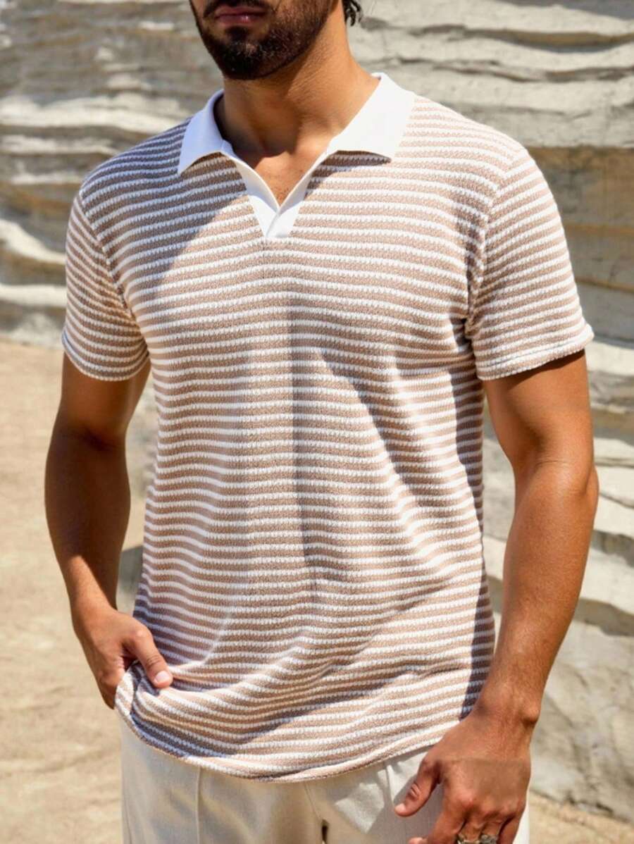 Manfinity VCAY Men's Casual Everyday Holiday Khaki Contrast Pineapple Textured Polo Shirt Men Stripe T Shirt Men Knit Shirt Summer Wear For Men Vacation Wear For Men Men Resort Wear - Khaki - View 1