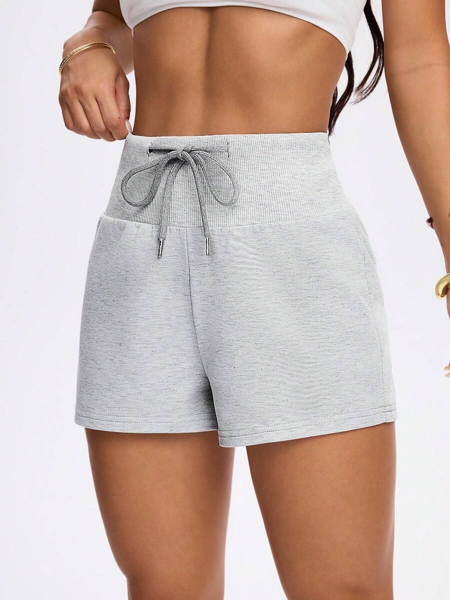 Easithlete Shorts esportivos femininos casuais e confortáveis de cor sólida para atividades ao ar livre, shorts de moletom cinza, shorts cinza para mulheres, shorts esportivos para mulheres, shorts de corrida - Cinza - Ver 1