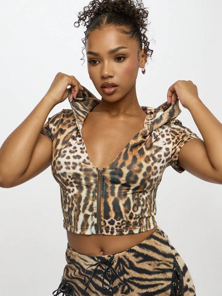 SUMWON WOMEN Cropped Hooded Top With Zip Front Mixed Animal Print