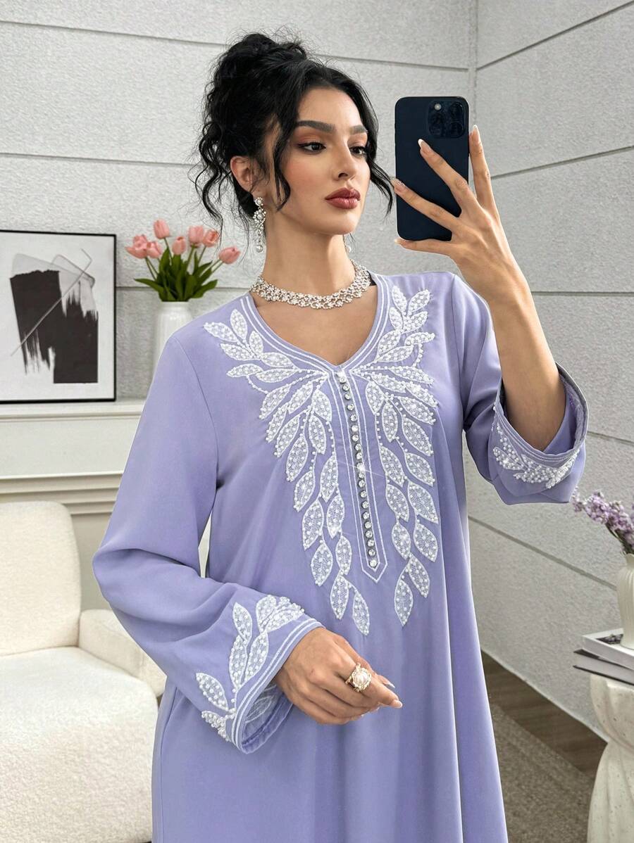 Yasmyna 女士刺绣串珠优雅宽松舒适长袍 - 紫色 - 查看 1