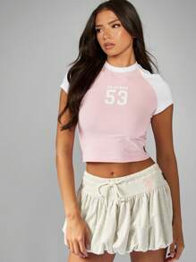 Missguided x Playboy Camiseta corta de estilo varsity con manga raglán, ajustada, tipo béisbol de bebé, con bloques de color, de manga corta, con estilo retro, deportiva, para entrenamiento de verano, moda primaveral para mujeres