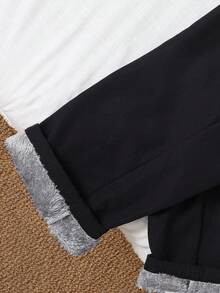 SHEIN 青少年男童平价黑色休闲裤，适合通勤、上学、日常穿着、旅行、运动，春、夏、秋、冬四季皆宜，保暖内衬，适合开学第一天或新学期穿着，宽松版型。 - 灰色 - 查看 3