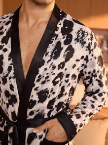 SHEIN Herrbadrock med långärmad loungeklänning och fickor och bältesdetalj, heltäckande tryck - Multifärgad - Visa 5