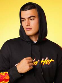 Cheetos X SHEIN Sweatshirt Hoodie Pria dengan Motif Huruf & Api, Saku, dan Tali Serut - Hitam - View 5