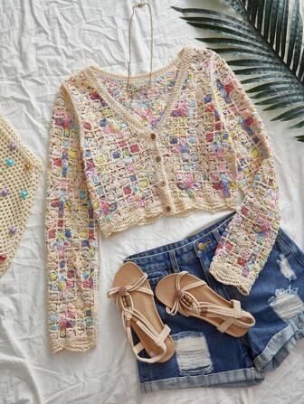 Travachic 女士时尚假日风格拼布图案 V 领纽扣短款薄开衫，秋季钩针短款上衣，方形奶奶开衫，度假风格，休闲暑假，波西米亚海滩度假，波西米亚风，节日庆典，女士海滩，夏季，毕业典礼，生日，海滩必备，机场，欧洲夏季，乡村，返校，返校节，老钱风格女性，街头女性，Y2k，夜间外出，秋季，冬季，可爱，外出