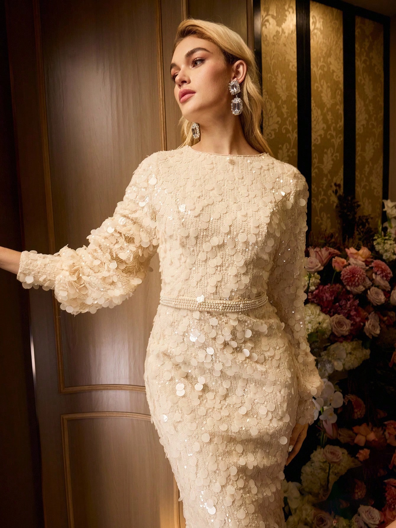 Neckline