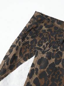 ROMWE MEN Street Life Men's Leopard Print Star Pattern Pocket Loose Denim Shorts - Multicolor - View 4