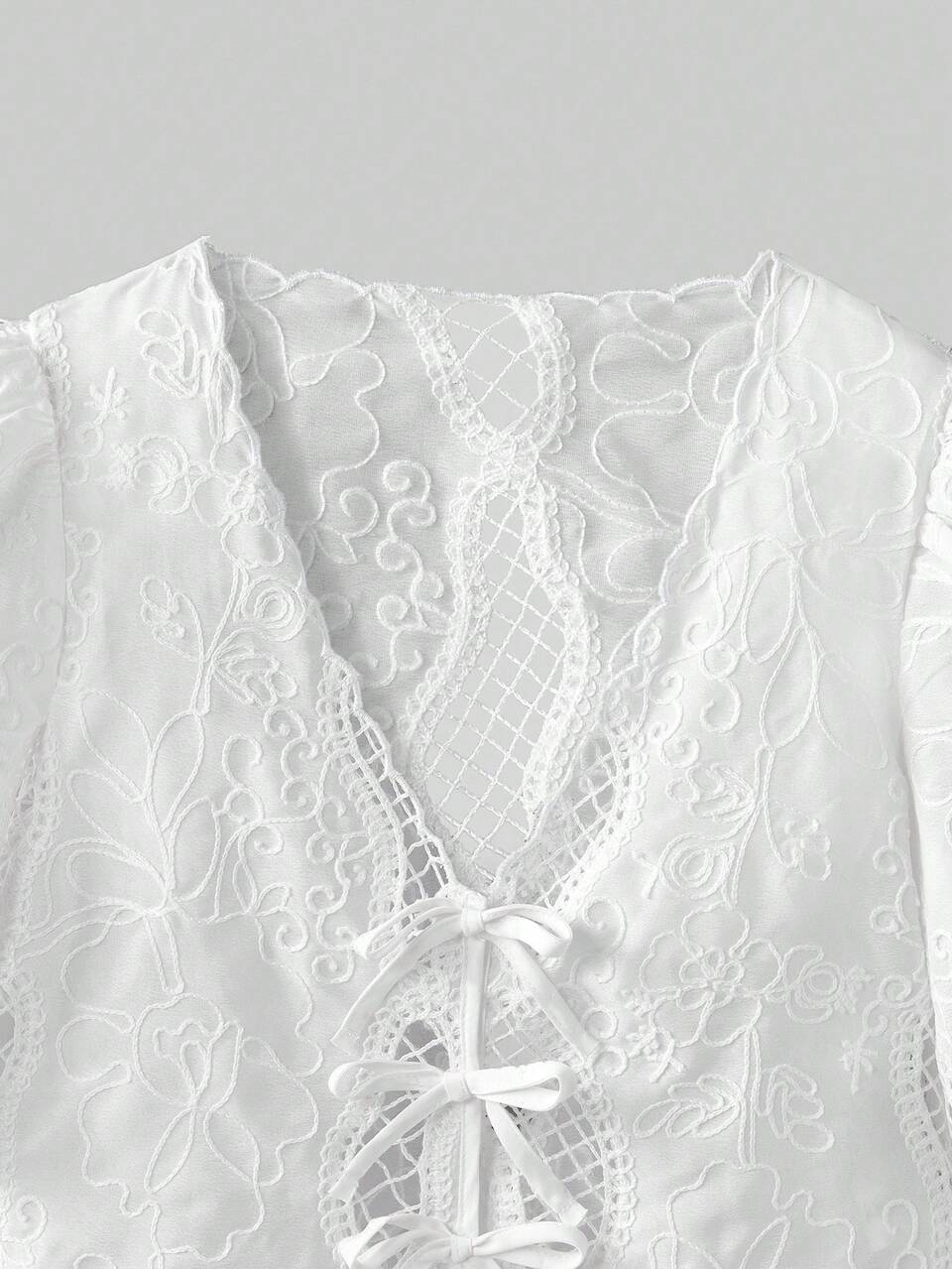 Elegant White Eyelet Cropped Top For Kids,Summer Beach Vacation Holiday Sweet V-Neckline With Bow Tied Lace-Up Front And Scalloped Edges Beachwear