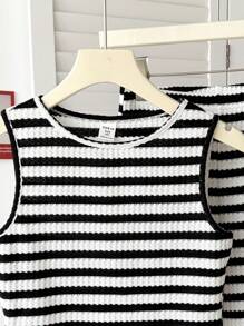 SHEIN 青少年女孩基本款纹理针织圆领无袖上衣和裤子两件套 - 黑與白 - 查看 5