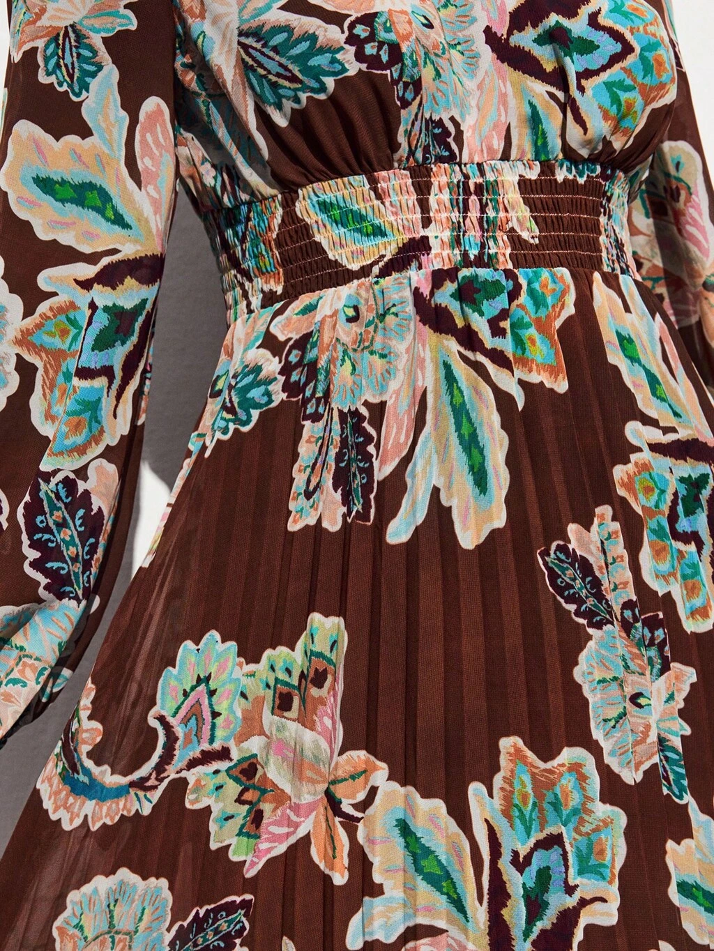SHEIN Maija Abito lungo a maniche lunghe in chiffon plissettato con stampa marrone, abito fluido e comodo adatto per insegnanti e uso casual
