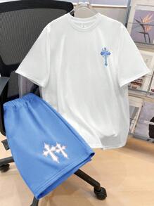 SHEIN Bộ 2 món dành cho thiếu niên nam, áo thun ngắn tay và quần short in hình chữ thập màu trắng, phong cách đường phố punk rock, thích hợp cho sinh hoạt hàng ngày, dự tiệc, lễ hội âm nhạc, mùa xuân/hè. - Màu xanh lam - Xem 4