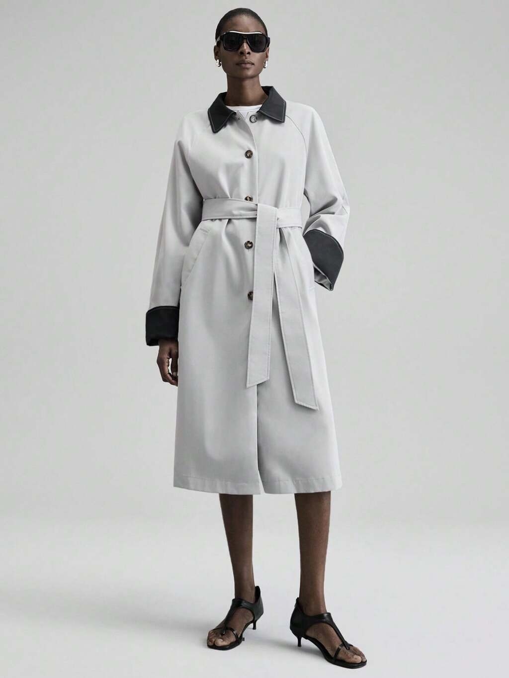 Urban Chic Style Women's Trench Coat, Dual-Color, Lapel Collar, Long Sleeve, Functional Pockets, Waist Belt, Waist Cinched Design, Minimalist, Everyday/Commute Wear, Autumn, Back To School, Grey Business Casual Women's Clothing Office Clothing Low-Key Old Money Style Effortless Temperament High-End Urban Commuting High-Quality Airport Women's Clothing High-End Material Street Style, Sophisticated, Simple And Cool Motorcycle Style Street Fashion Versatile Women's Jacket Long Coat Rain Coat Women