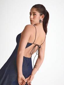 Daynim 女式休闲不对称下摆露背细肩带牛仔连衣裙 - 深色水洗藍 - 查看 1