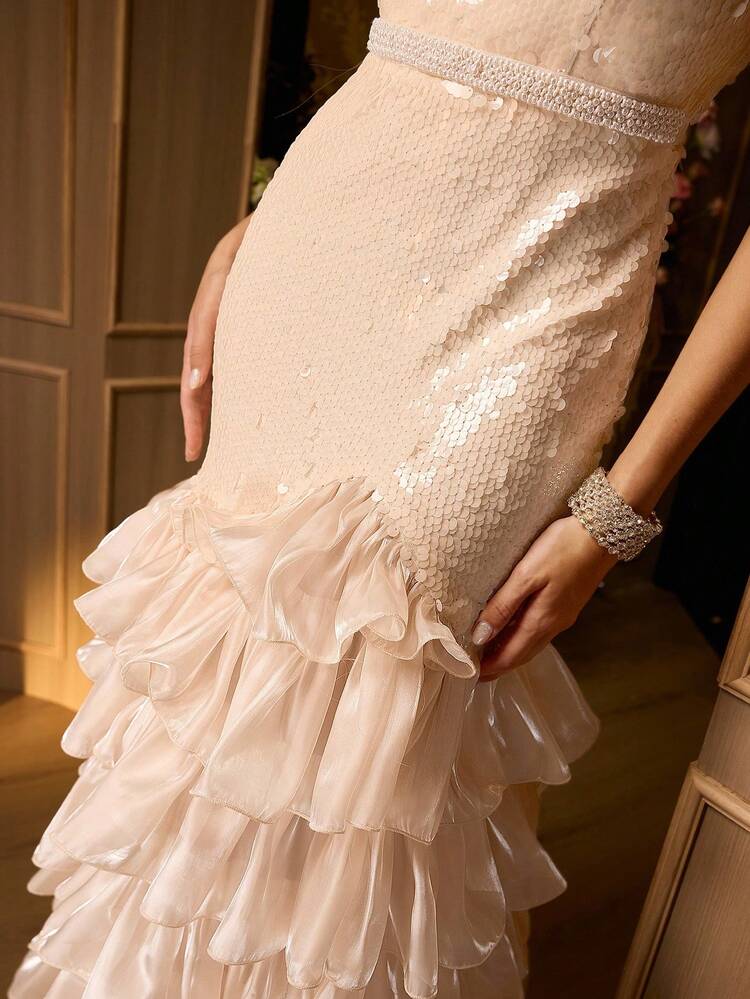 MOTF Soiréza 女性用ラウンドネック ノースリーブ シークイン イブニングドレス 非対称フリルヘム ドラマティックなマーメイドシルエット - 芸能人レッドカーペットガラ、結婚式ゲストドレス、正式なボールルームイベント、オペラ公演、ブラックタイディナーに最適