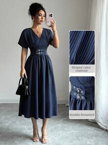 Modelyn Váy midi chữ A họa tiết sọc dệt cho nữ, cổ chữ thập màu xanh navy, thắt lưng tự buộc, dáng ôm - Màu xanh hải quân - Xem 1