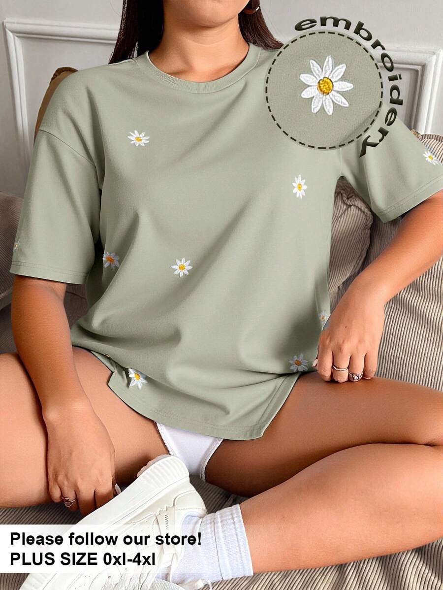 SHEIN EZwear Plus Size Blue Daisy Embroidered Short Sleeve Casual T-Shirt, Spring/Summer Clothes