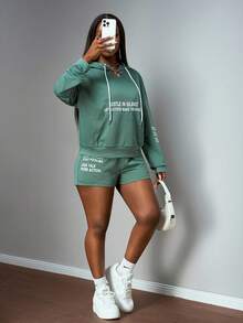 Slaydiva Bộ đồ hai mảnh mùa hè thu đông mới rộng rãi màu xanh lá cây có mũ trùm đầu dài tay họa tiết chữ + quần short cạp cao bó sát cho nữ, phù hợp cho du lịch hàng ngày, trang phục tốt nghiệp, trở lại trường, du lịch, tụ tập tiệc tùng, lễ hội, trang phục ăn trưa, trang phục sân bay, thường ngày, thể thao, cơ bản-A - màu xanh lá - Xem 9