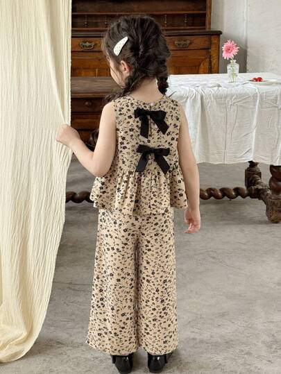 LMoss Kids Bộ 2 món LMoss gồm áo không tay họa tiết hoa nhí và quần ống rộng thoải mái cho bé gái, bộ đồ hai mảnh họa tiết hoa cho bé gái, quần áo trẻ em, bộ váy cho bé gái, quần áo kiểu cổ điển, bộ váy họa tiết hoa nhí, bộ váy họa tiết hoa cho bé gái, bộ áo nơ cho bé gái, bộ đồ phối hợp cho bé gái, bộ váy cho bé gái, bộ váy họa tiết hoa 2 món, bộ áo nơ và váy cho bé gái, bộ đồ chị em gái, áo nơ cho bé gái.