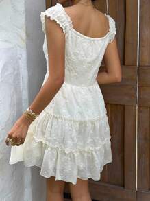 Lyxana 荷叶袖刺绣花朵浪漫短裙