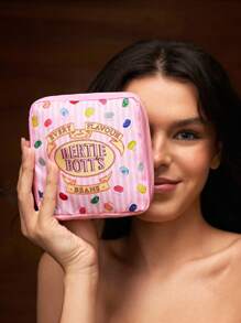 HARRY POTTER X SHEIN 1 Túi đựng đồ bằng polyester có họa tiết, có thể dùng làm hộp đựng băng vệ sinh, hộp đựng đồ điện tử, túi đựng đồ nhỏ, họa tiết Tử thần Halloween, kẹo sôcôla nhiều vị, Hedwig, ếch sôcôla, bánh sinh nhật, đồ dùng học tập - Hồng - Xem 3