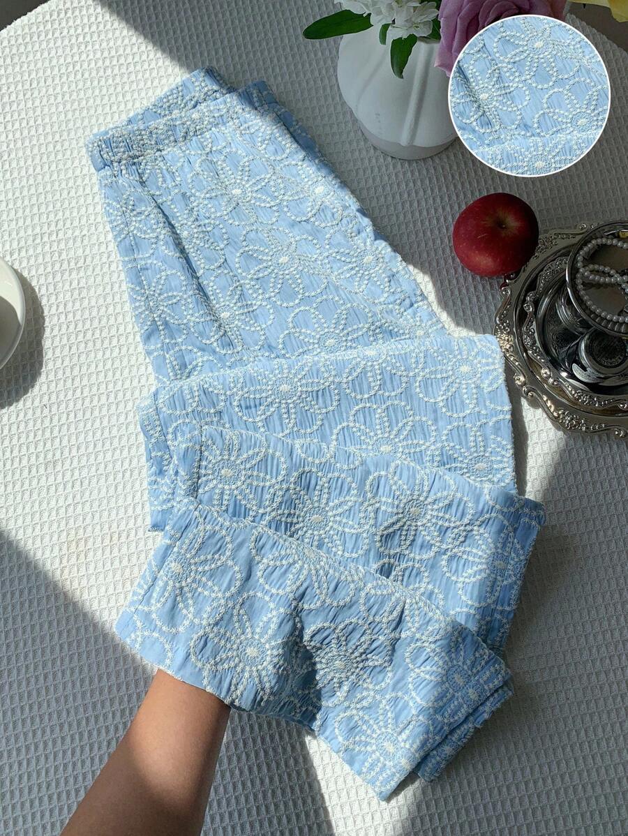 Comfortcana 大码女式花卉刺绣松紧腰宽松阔腿裤，度假风 - 藍色 - 查看 1