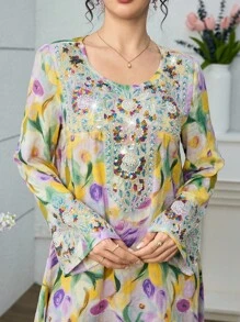 Yasmyna 春夏时尚圆领喇叭袖珍珠水钻领口喇叭下摆阿拉伯风格连衣裙 - 彩色 - 查看 7