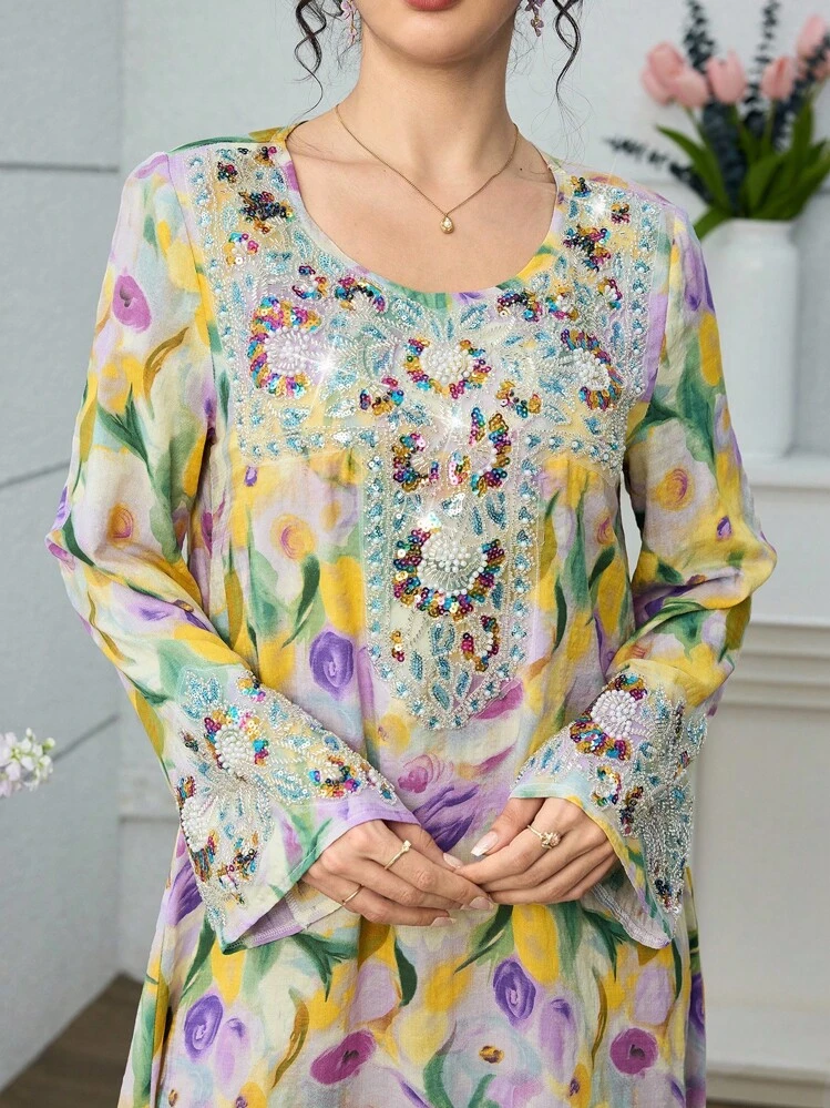 Yasmyna فستان عربي الطراز ذو رقبة دائرية وأكمام واسعة ومرصع باللؤلؤ والراين عند الرقبة وطرف التنورة - متعدد الألوان - مشاهدة 6