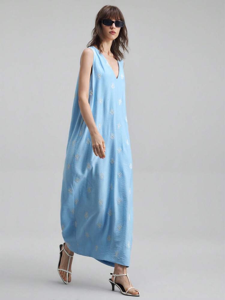 2025 Summer & Autumn Women's Elegant Sleeveless V-Neck Maxi Embroidered Dress, Versatile Outfit For Graduation, Holidays, Summer, Cute Dress, Elegant Party Dress, Casual Vacation Beach Boho Dress, Casual Women Dress