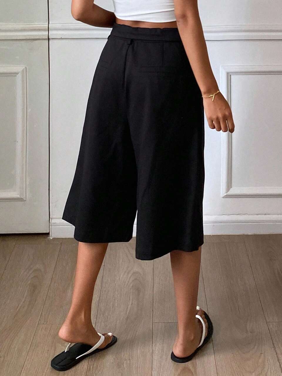 Women's Solid Color Loose Waistband Drawstring Casual Street Wear Bermuda Shorts