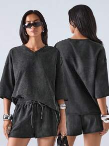 LYSMO 两件套女士V领落肩水洗字母印花T恤和短裤休闲家居服套装，夏季街头简约风，适合办公室穿着，夜间外出/休闲场合；黑色水洗短袖T恤和短裤两件套，运动健身，舒适休闲，通勤百搭，校园服装 - 黑色 - 查看 3