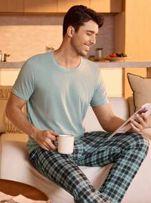 Men's Solid Color Short Sleeve T-Shirt And Plaid Pants Homewear Set
