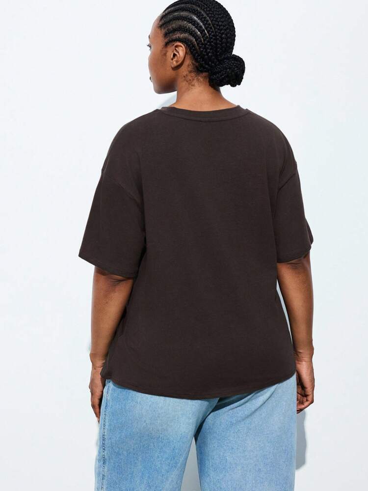 SHEIN Maija Plus Size Women's Cotton Round Neck Short Sleeve T-Shirt, With Metal Ring Design On Front Waist, Business Casual Basic Top,For Vintage Women Old Money Teacher For Women Romantic, Fashion, Versatile Summer Women Party Top Beach Holiday Vacation Going Out Graduation Elegant Women's Blouses Casual Blouses Formal Attire Work Office For Women