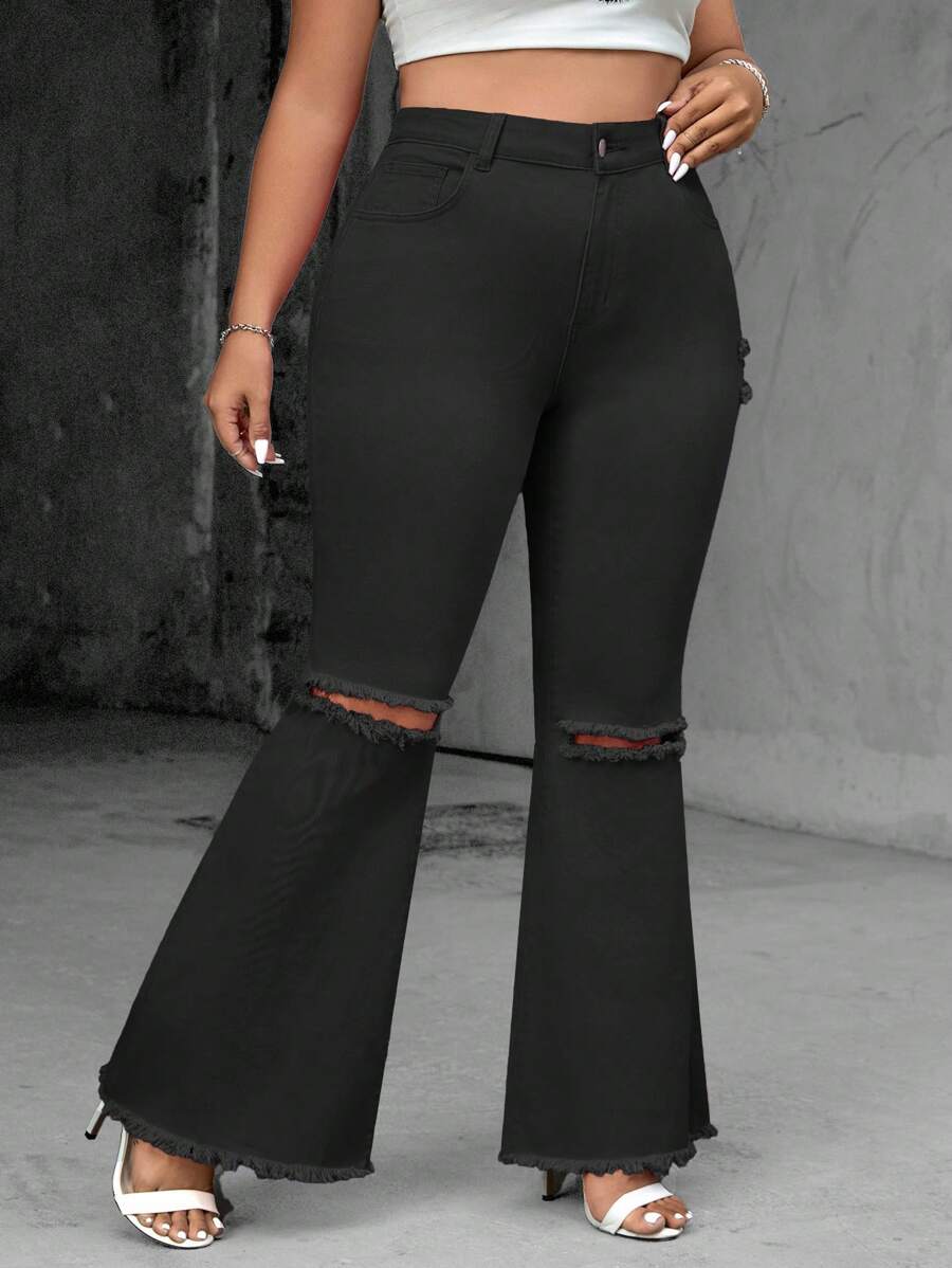 SHEIN Essnce Jeans acampanados de mujer talla grande en color rosa desgarrado con estiramientos, adecuados para vacaciones, Día de San Valentín, estilo Y2K - Negro - Ver 1