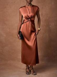 Zivah Robe d'été 2025 pour femmes avec col rond, sans manches, torsadée à la taille, en tissu brillant rouge-brun, convenant pour la fête des Mères, le mariage, l'anniversaire, les occasions décontractées, les vacances, le style de rue, les tenues élégantes et les tenues de bureau - Taupe - Voir 7