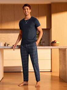 Manfinity Underwear&Sleepwear Basics Ensemble D'habillement Pour Hommes À Carreaux À Manches Courtes De Couleur Unie Avec Pantalon Long Pour La Maison - Bleu marine - Voir 4