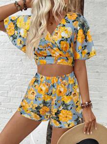 Breezaya 2 件套夏季花卉印花露背蝴蝶结吊带喇叭袖上衣和松紧腰短裤套装，度假和日常 - 彩色 - 查看 5