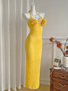 Sweetra Vestido de punto casual de vacaciones amarillo con escote halter calado y flores 3D para mujer