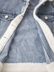 SHEIN Pre-Teen Boys' Vintage Blue Washed Relaxed Fit All-Match Denim Jacket With Faux Fur Collar & Lining, Simple & Fashionable Versatile Casual Outerwear Suitable For Autumn & Winter Fall - Medium Wash - View 5