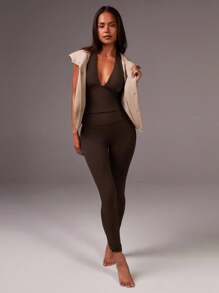 Athîral 女式纯色露背吊带上衣和运动裤套装 - 咖啡棕 - 查看 3