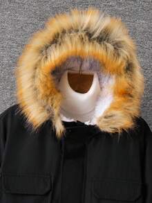 SHEIN Tween-Jungen Lässiger College-Stil, bequem und modisch, praktische Kapuzenjacke aus weichem Fleecestoff mit mehreren Taschen, geeignet für Herbst und Winter, geeignet für den Alltag, zum Spielen im Freien, in der Schule, für Straßenfotografie, Partys und zu Hause.