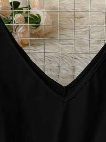 Celure 大码优雅撞色网眼荷叶边 V 领紧身衣，夏季