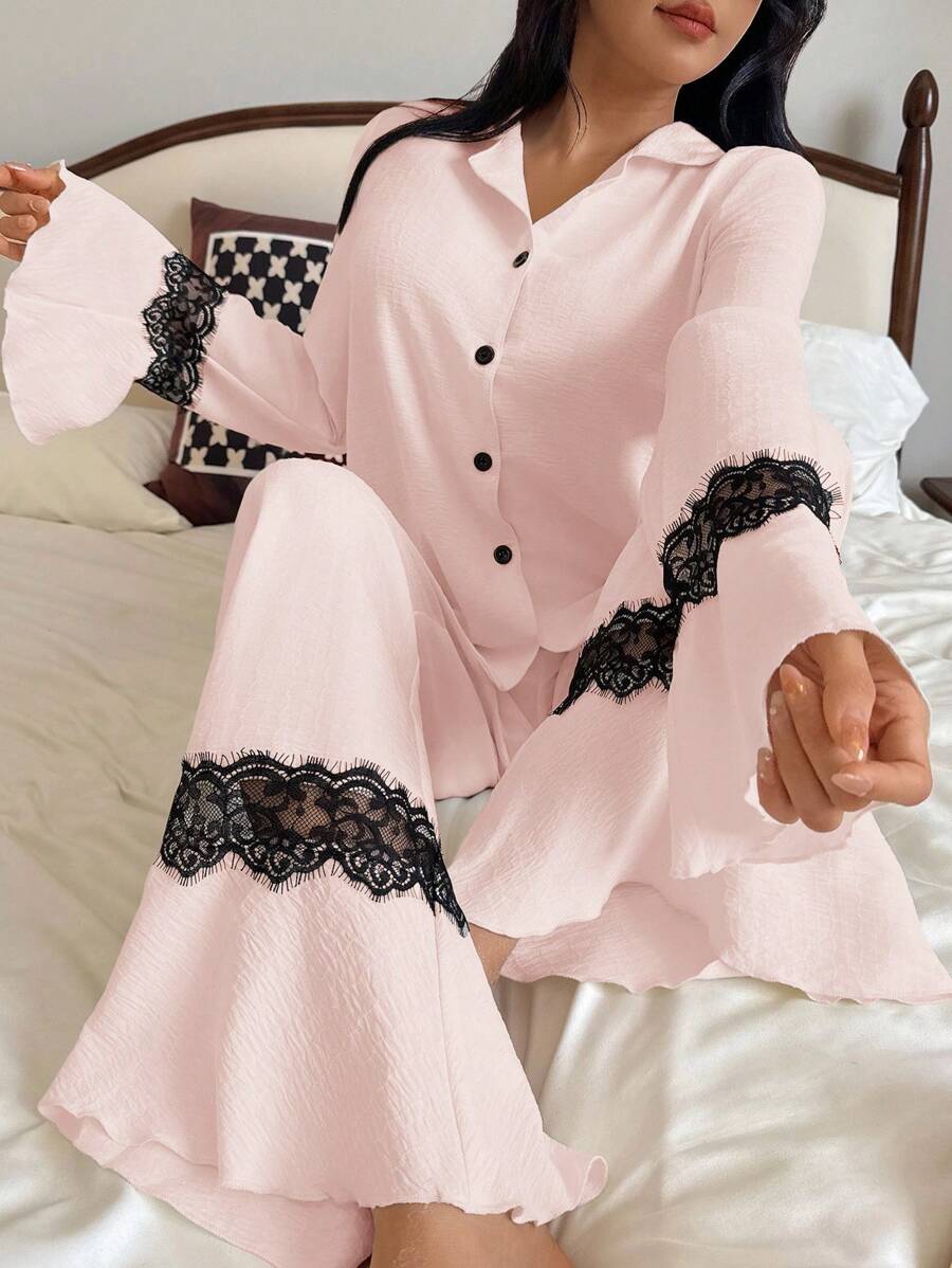 SHEIN Bộ đồ ngủ hai mảnh tay loe màu hồng bằng polyester mềm mại, cổ ve áo thời trang, áo ren tương phản và quần dài, trang phục thu đông, ấm áp và thanh lịch - Hồng - Xem 1