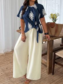 Weeklong 随机花卉印花 2 件大码套装：短袖系带下摆衬衫和阔腿裤