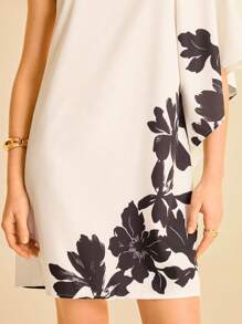 CAJUNI Robe mini femme à manches asymétriques à volants imprimé floral, noir et blanc, pour vacances d'été