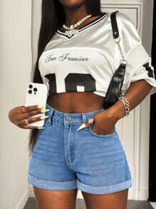 Slaydiva Women's Solid Color Pocket Casual Skinny Denim Shorts - Light Wash - View 5